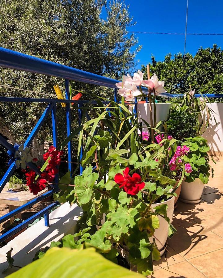 Vita Apartment - Spacious Garden And Balcony 5 Min To Beach & Center Ksamil Exterior foto