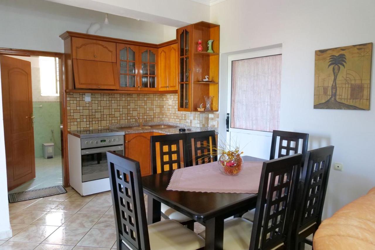 Vita Apartment - Spacious Garden And Balcony 5 Min To Beach & Center Ksamil Exterior foto