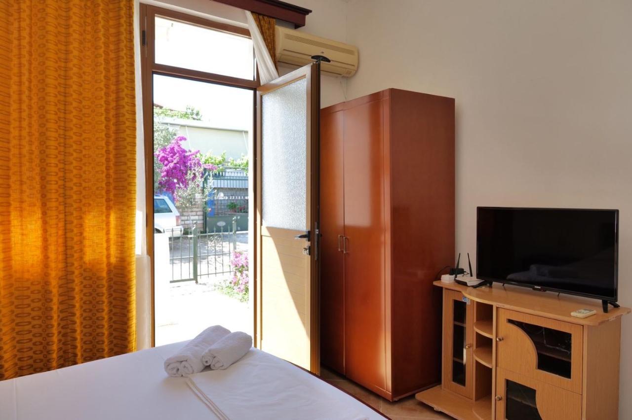 Vita Apartment - Spacious Garden And Balcony 5 Min To Beach & Center Ksamil Exterior foto