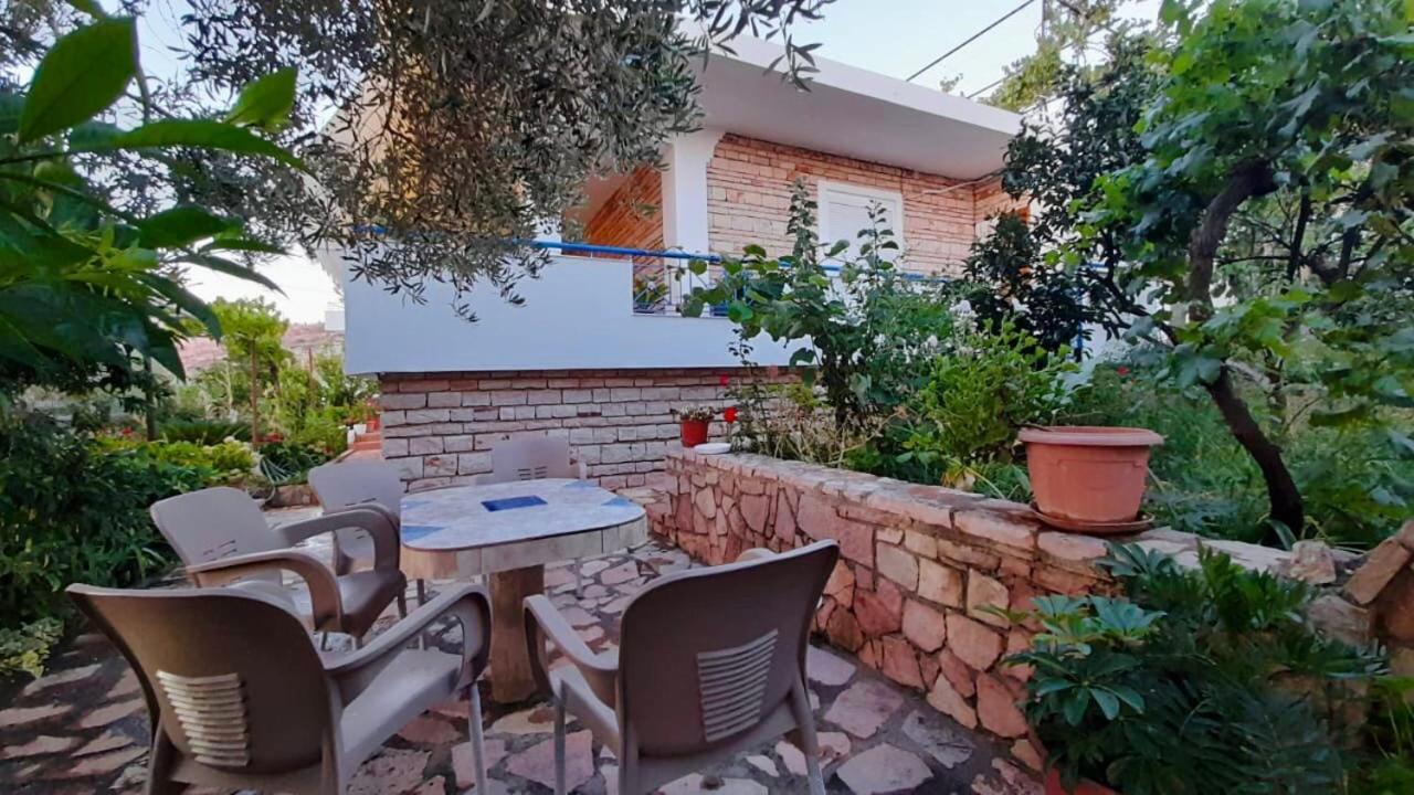 Vita Apartment - Spacious Garden And Balcony 5 Min To Beach & Center Ksamil Exterior foto