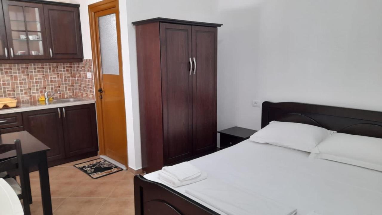 Vita Apartment - Spacious Garden And Balcony 5 Min To Beach & Center Ksamil Exterior foto
