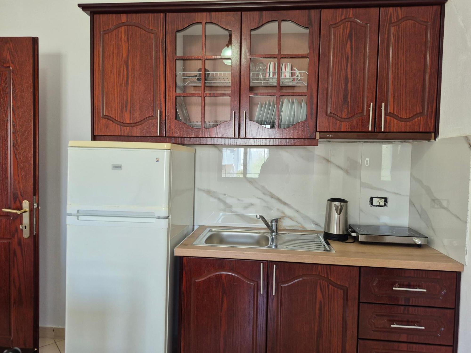 Vita Apartment - Spacious Garden And Balcony 5 Min To Beach & Center Ksamil Exterior foto