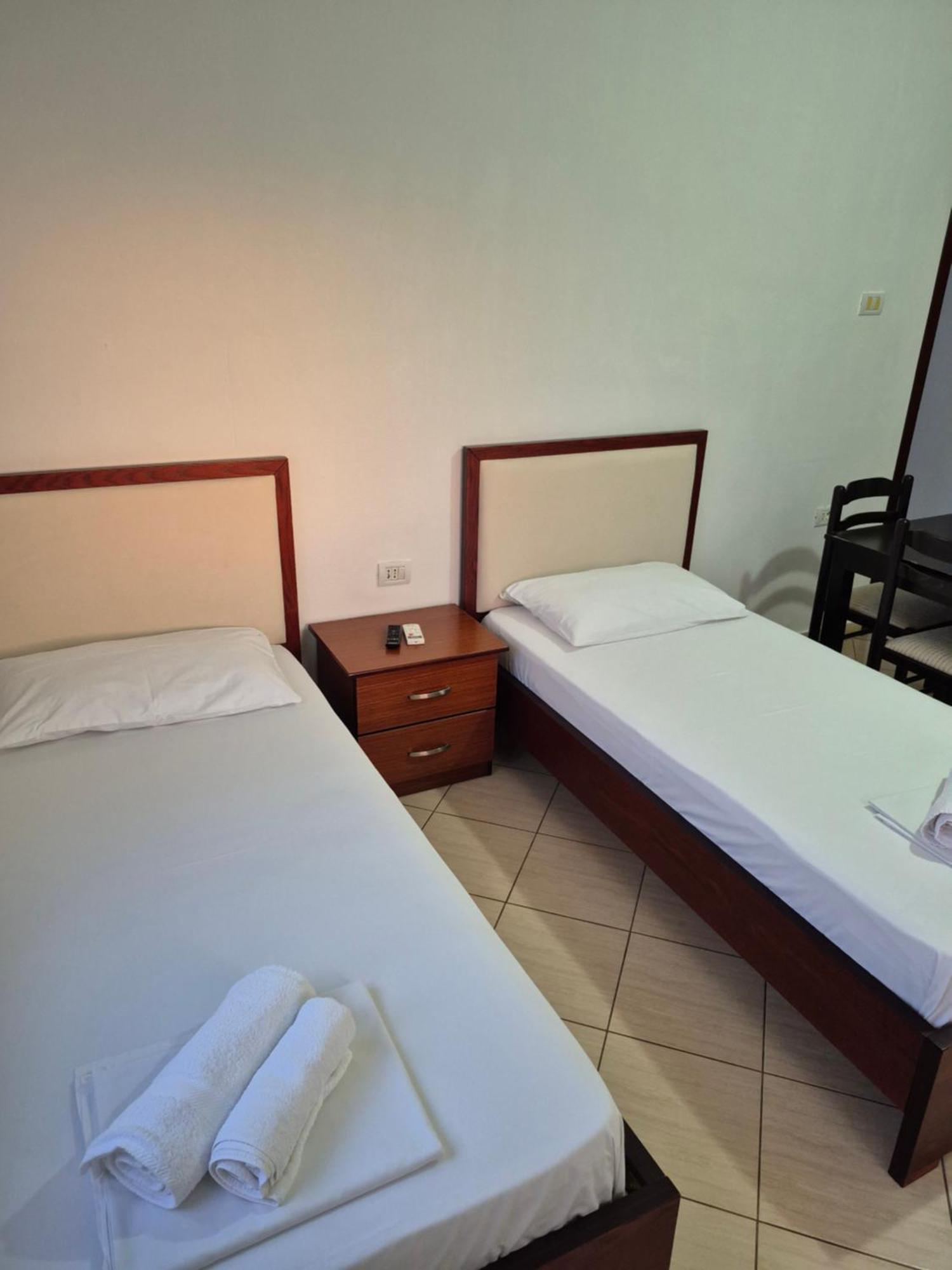 Vita Apartment - Spacious Garden And Balcony 5 Min To Beach & Center Ksamil Exterior foto